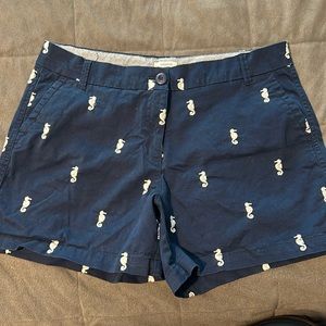 Women’s Crown & Ivy 5” inseam shorts